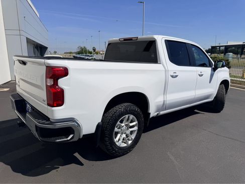 Used 2023 Chevrolet Silverado 1500 LT AWD/4WD image 6