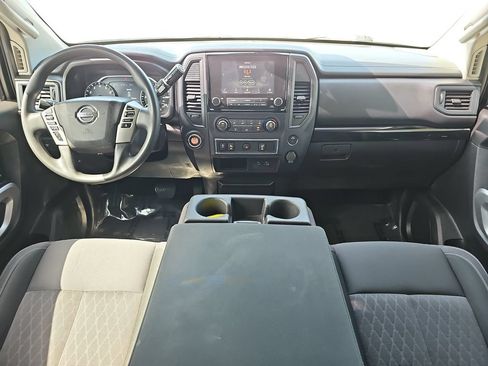Used 2022 Nissan Titan SV RWD image 13