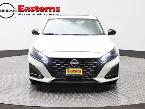 Used 2023 Nissan Altima 2.0 SR FWD image 2