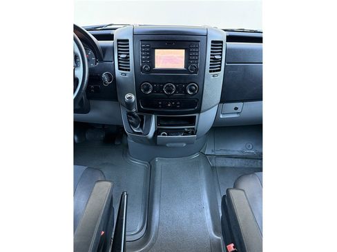 Used 2014 Mercedes-Benz Sprinter 2500 image 12