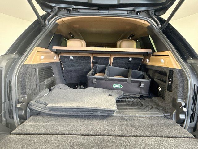 Certified 2024 Land Rover Range Rover Long Wheelbase Autobiography AWD/4WD image 29