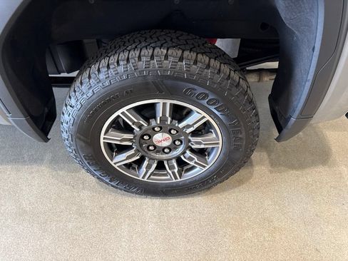 Used 2025 GMC Sierra 1500 AT4 w/ AT4 Premium Package AWD/4WD image 10