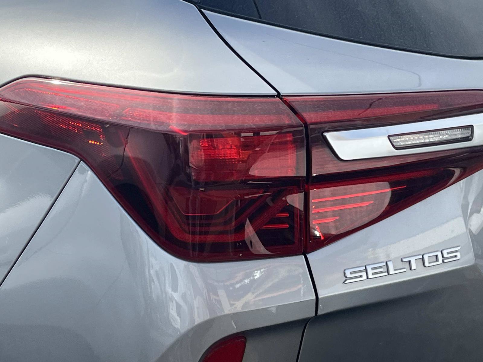 Used 2023 Kia Seltos S FWD image 5