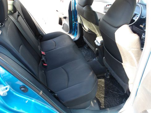 Used 2020 Toyota Prius XLE image 12