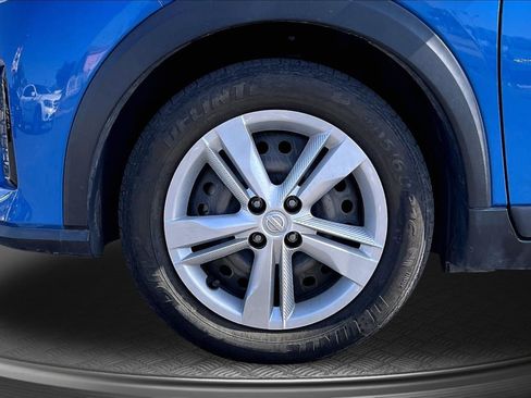Used 2022 Nissan Kicks S FWD image 9