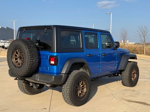 Used 2025 Jeep Wrangler Sport image 7