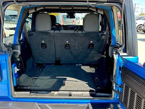 Used 2024 Jeep Wrangler Unlimited Rubicon image 27
