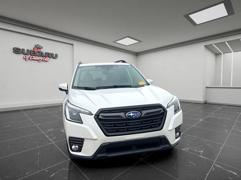 Used 2022 Subaru Forester Limited AWD/4WD image 3