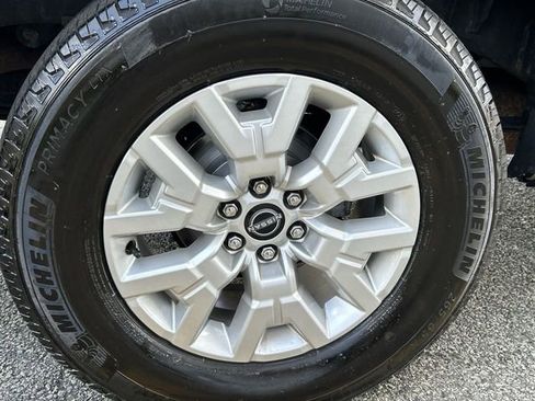 Used 2024 Nissan Frontier SV w/ SV Convenience Package AWD/4WD image 12