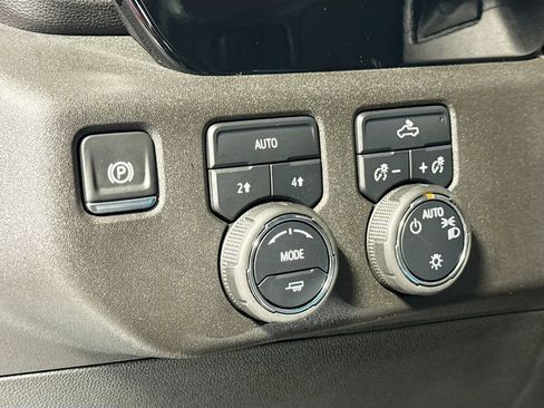 Used 2024 Chevrolet Silverado 1500 LT image 26