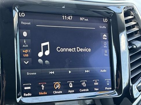 Used 2019 Jeep Cherokee Limited AWD/4WD image 30