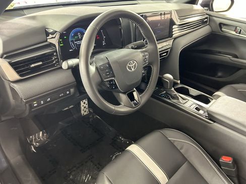 Used 2026 Toyota Camry SE w/ Convenience Package FWD image 11