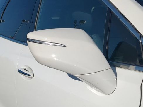 Used 2023 Buick Enclave Essence image 12