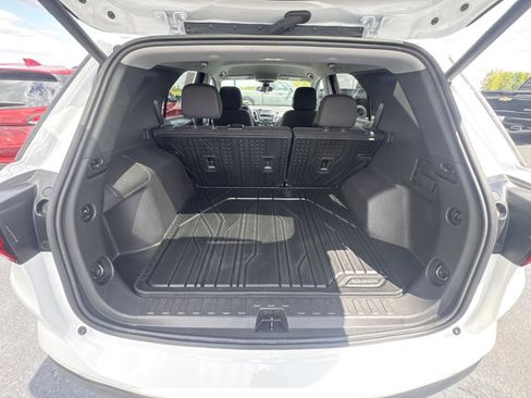 Used 2024 Chevrolet Equinox LT w/ LPO, Floor Liner Package FWD image 12