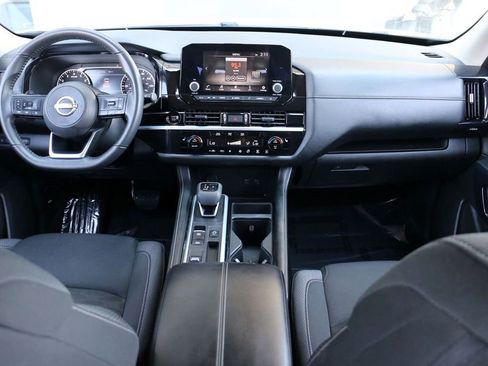 Used 2025 Nissan Pathfinder SV FWD image 25
