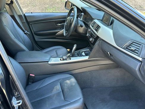 Used 2017 BMW 320i Sedan RWD image 14