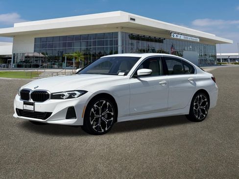 Certified 2025 BMW 330i Sedan RWD image 5