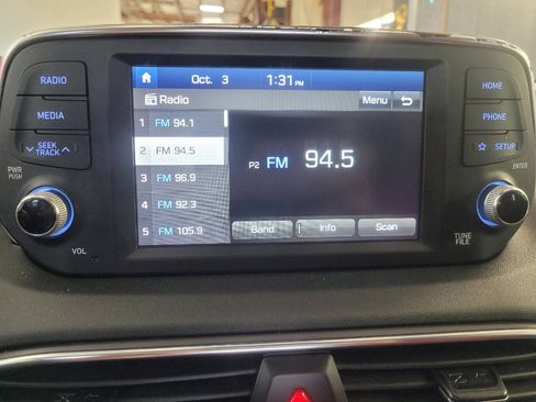 Used 2020 Hyundai Santa Fe SE image 25