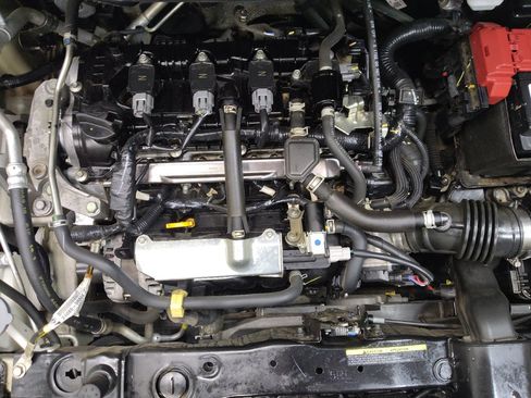 Used 2021 Nissan Versa SV FWD image 30