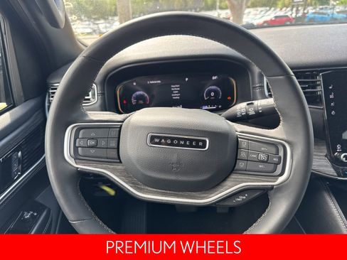 Used 2023 Jeep Wagoneer L Series II AWD/4WD image 17