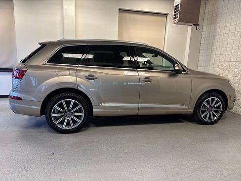 Used 2019 Audi Q7 3.0T Prestige w/ Prestige Package AWD/4WD image 25