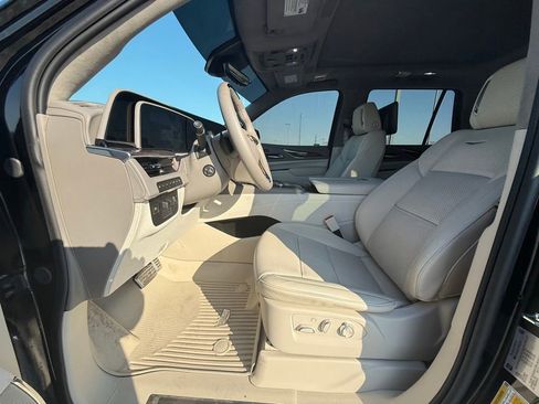 Certified 2024 Cadillac Escalade Sport Platinum w/ LPO, ONYX Package image 28