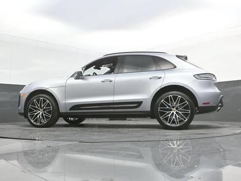 New 2026 Porsche Macan AWD/4WD image 35