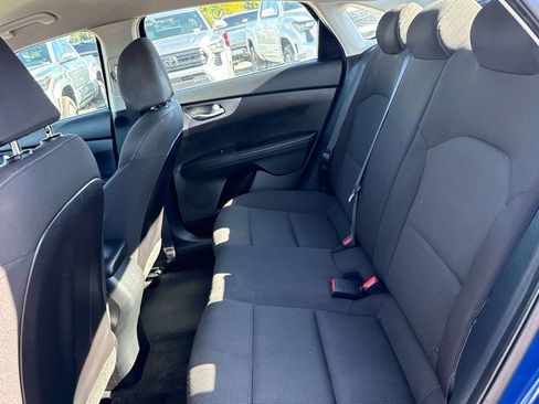 Used 2020 Kia Forte LXS FWD image 13