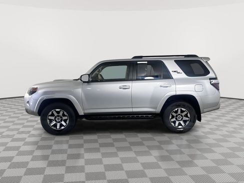 Used 2024 Toyota 4Runner TRD Off-Road Premium w/ Off Road Premium Plus Package AWD/4WD image 4