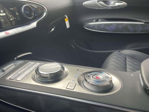 Used 2025 Genesis GV70 3.5T Sport w/ Sport Advanced Package image 32