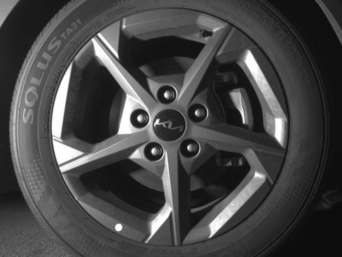 Used 2025 Kia K4 LXS image 13