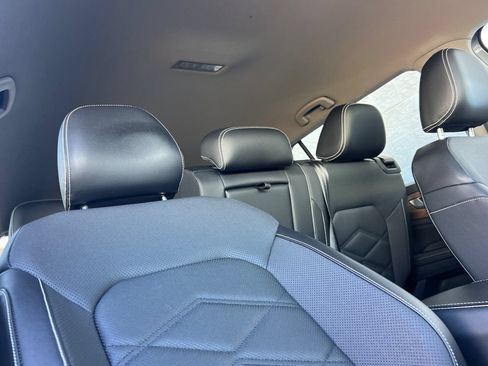 Used 2024 Volkswagen Atlas SE FWD image 20