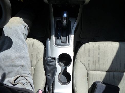 Used 2010 Ford Focus SE FWD image 27