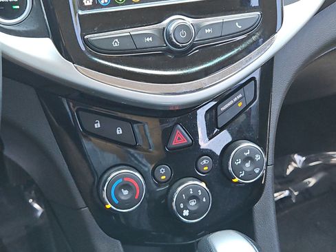 Used 2020 Chevrolet Sonic LT w/ Convenience Package FWD image 18