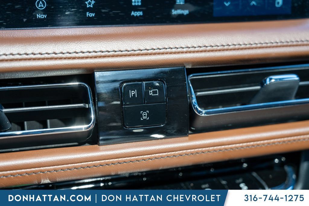 Used 2023 Lincoln Nautilus Reserve AWD/4WD image 11