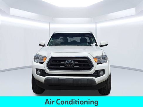 Used 2022 Toyota Tacoma SR5 w/ Technology Package RWD image 11