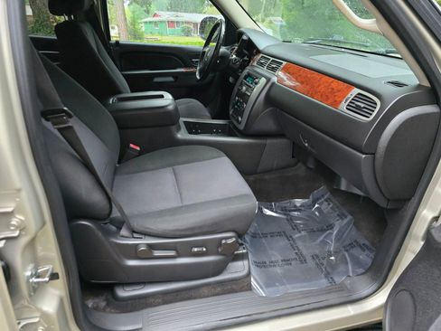 Used 2014 GMC Yukon SLE image 10