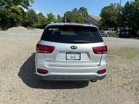 Used 2020 Kia Sorento LX w/ LX I4 Convenience Package FWD image 4