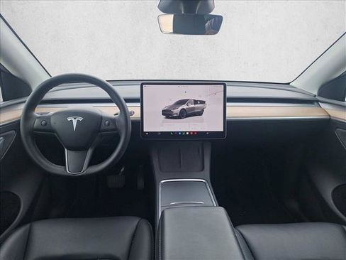 Used 2025 Tesla Model Y Long Range RWD image 11