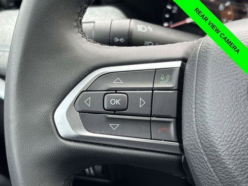 Used 2024 Jeep Compass Latitude image 12