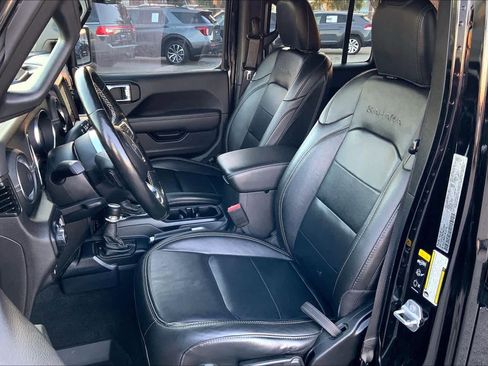 Used 2022 Jeep Wrangler Unlimited Sahara w/ Cold Weather Group image 17