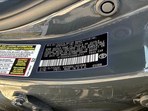 Used 2025 Toyota Camry SE image 33