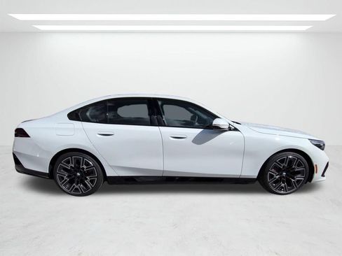 New 2027 BMW i5 eDrive40 w/ M Sport Package RWD image 3