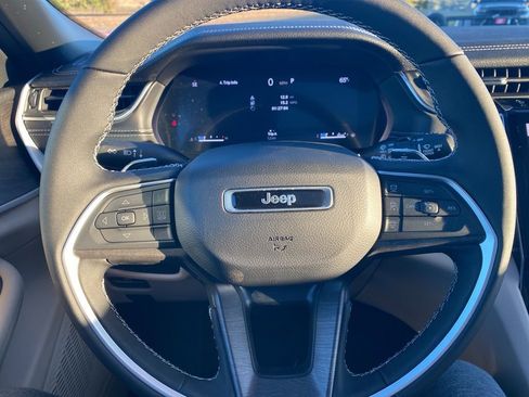 New 2025 Jeep Grand Cherokee L Limited image 18