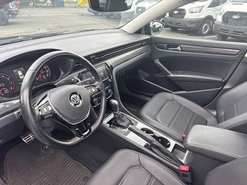 Used 2020 Volkswagen Passat 2.0T R-Line FWD image 13