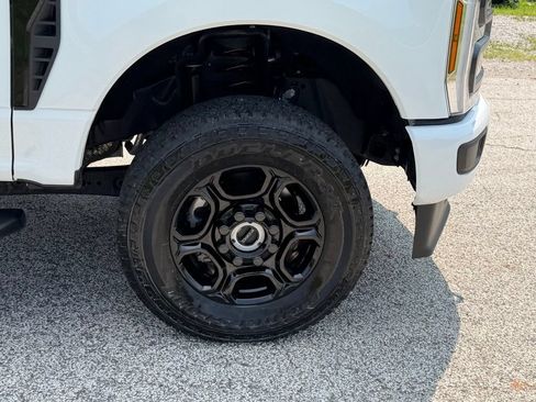 Used 2025 Ford F250 XL w/ STX Appearance Package AWD/4WD image 9