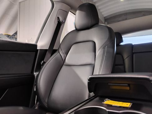 Used 2021 Tesla Model Y 2WD image 57