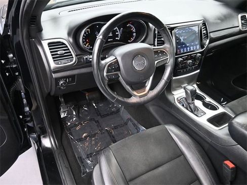 Used 2019 Jeep Grand Cherokee Altitude image 15