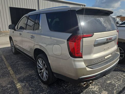 Used 2022 GMC Yukon Denali AWD/4WD image 3