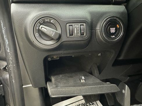 Used 2018 Maserati Ghibli image 23